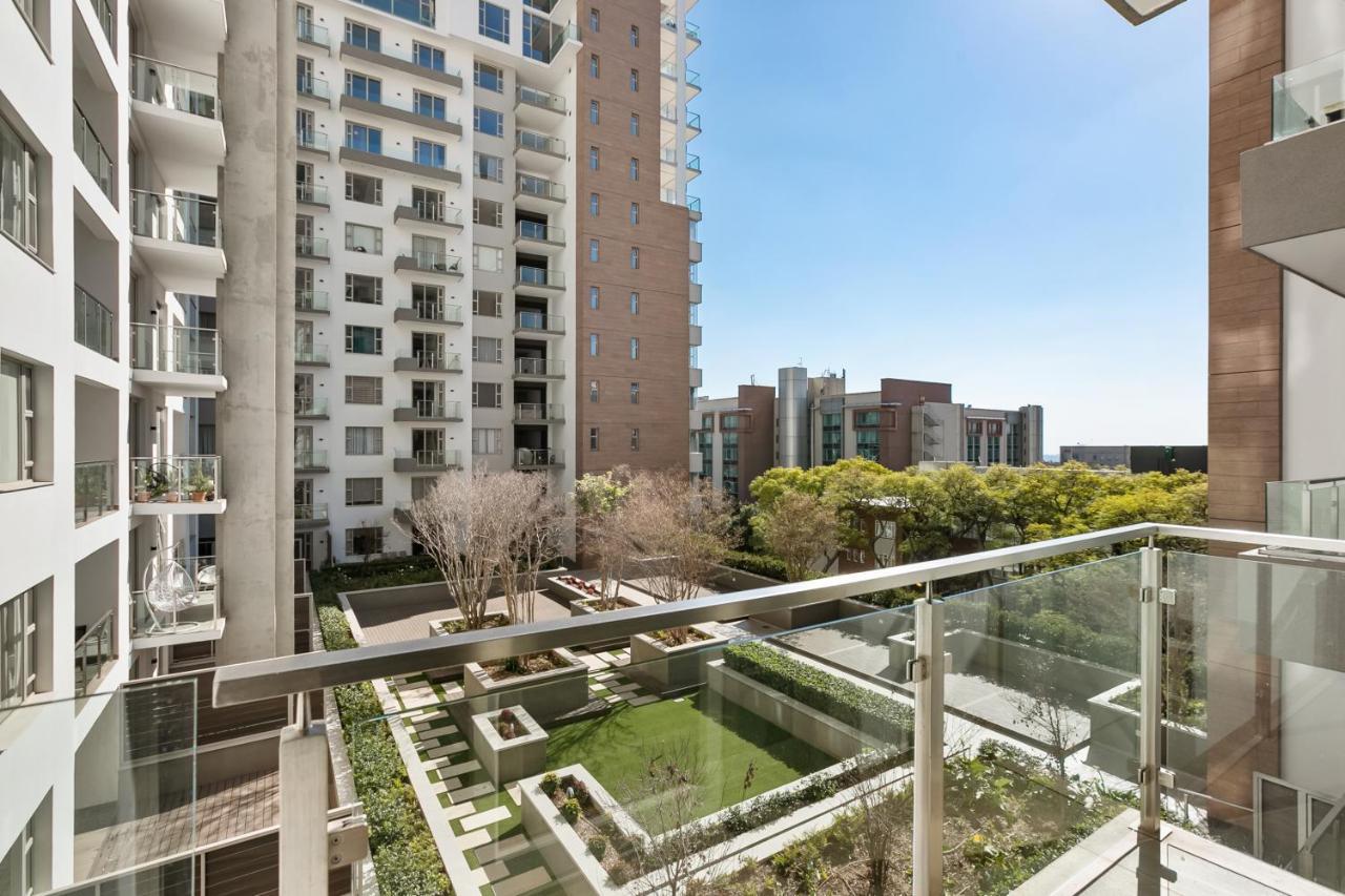 The Tyrwhitt Rosebank Apartments (Adults Only) 约翰内斯堡 外观 照片