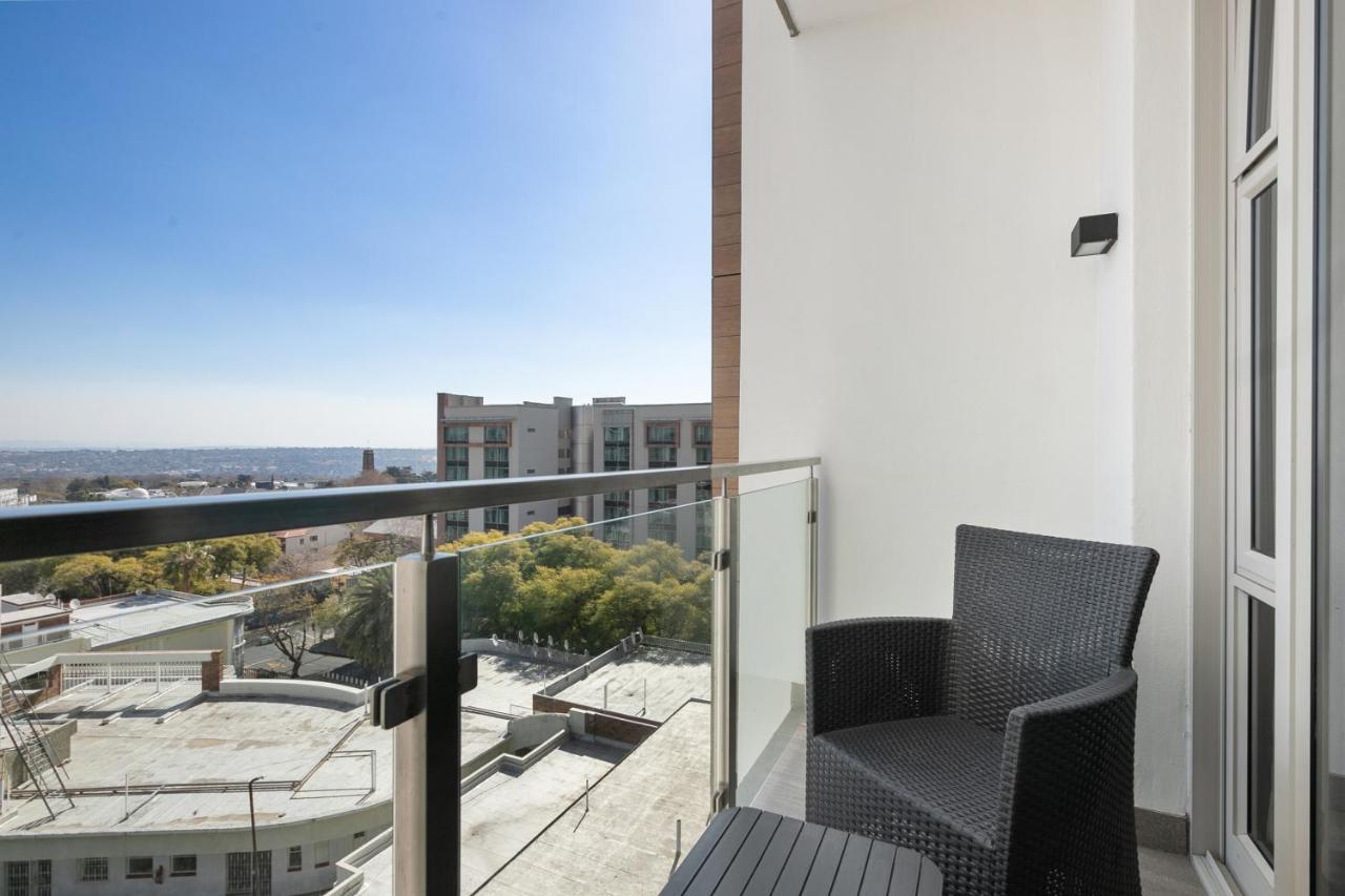 The Tyrwhitt Rosebank Apartments (Adults Only) 约翰内斯堡 外观 照片