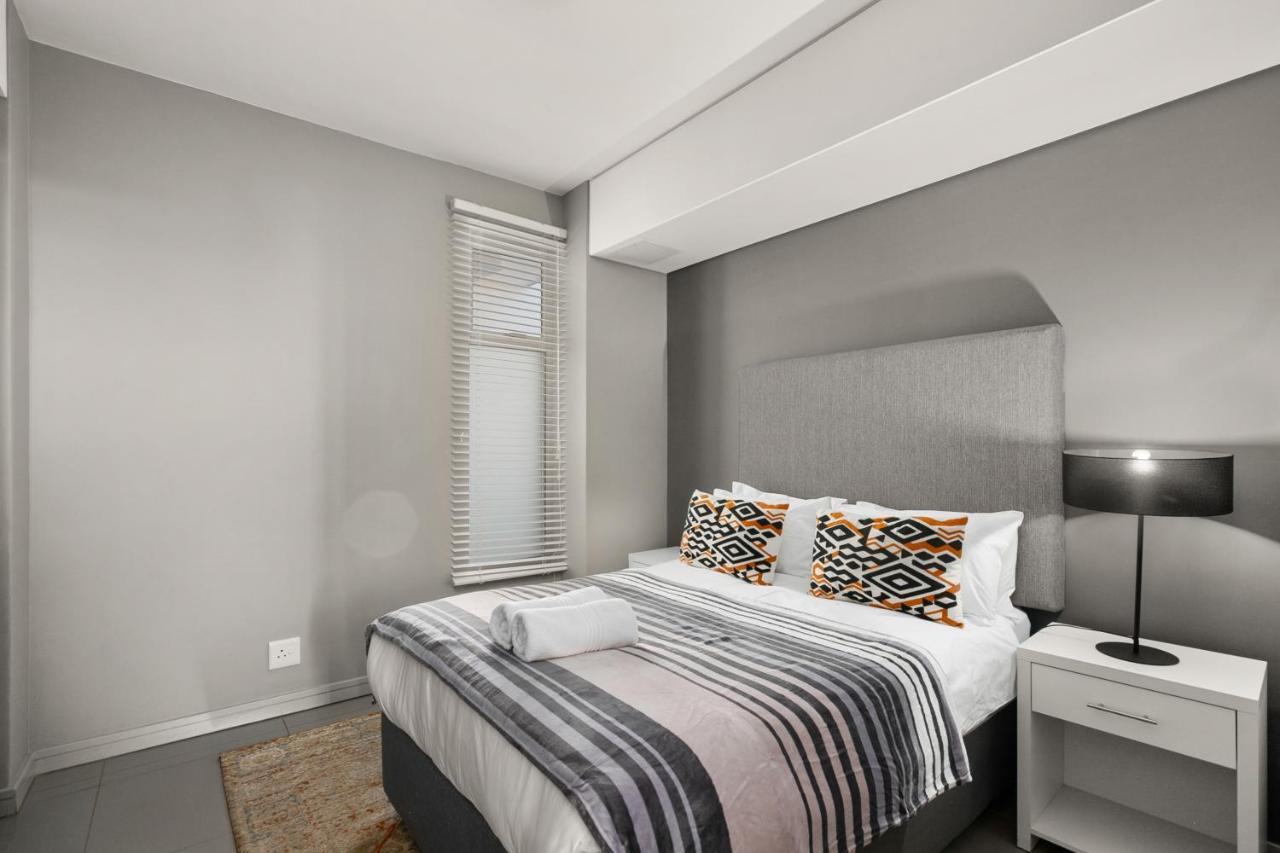 The Tyrwhitt Rosebank Apartments (Adults Only) 约翰内斯堡 外观 照片