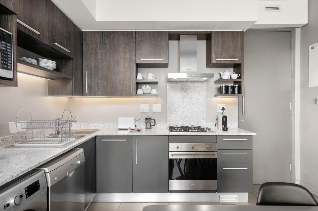 The Tyrwhitt Rosebank Apartments (Adults Only) 约翰内斯堡 外观 照片