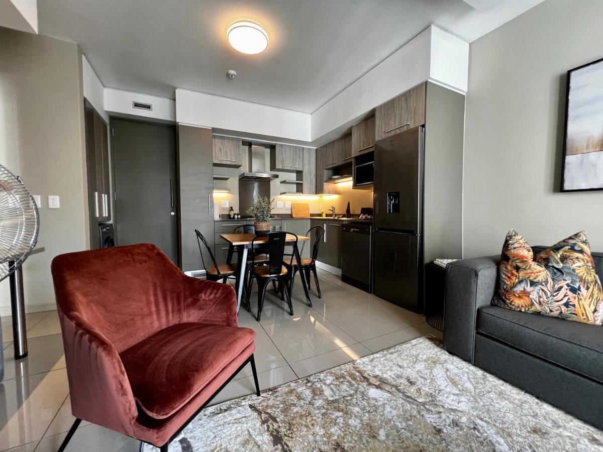 The Tyrwhitt Rosebank Apartments (Adults Only) 约翰内斯堡 外观 照片