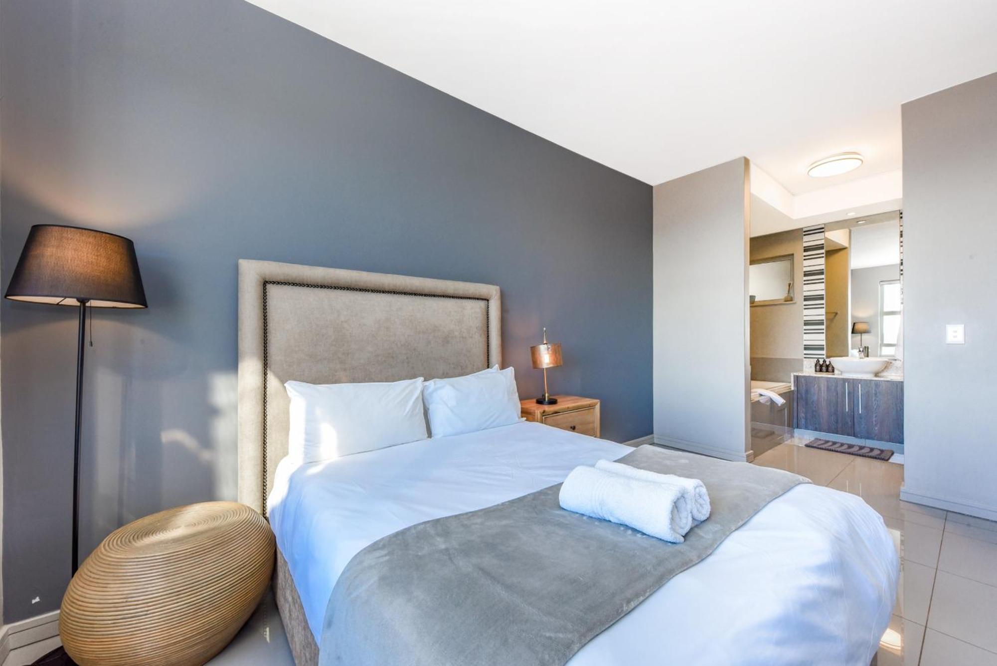 The Tyrwhitt Rosebank Apartments (Adults Only) 约翰内斯堡 外观 照片
