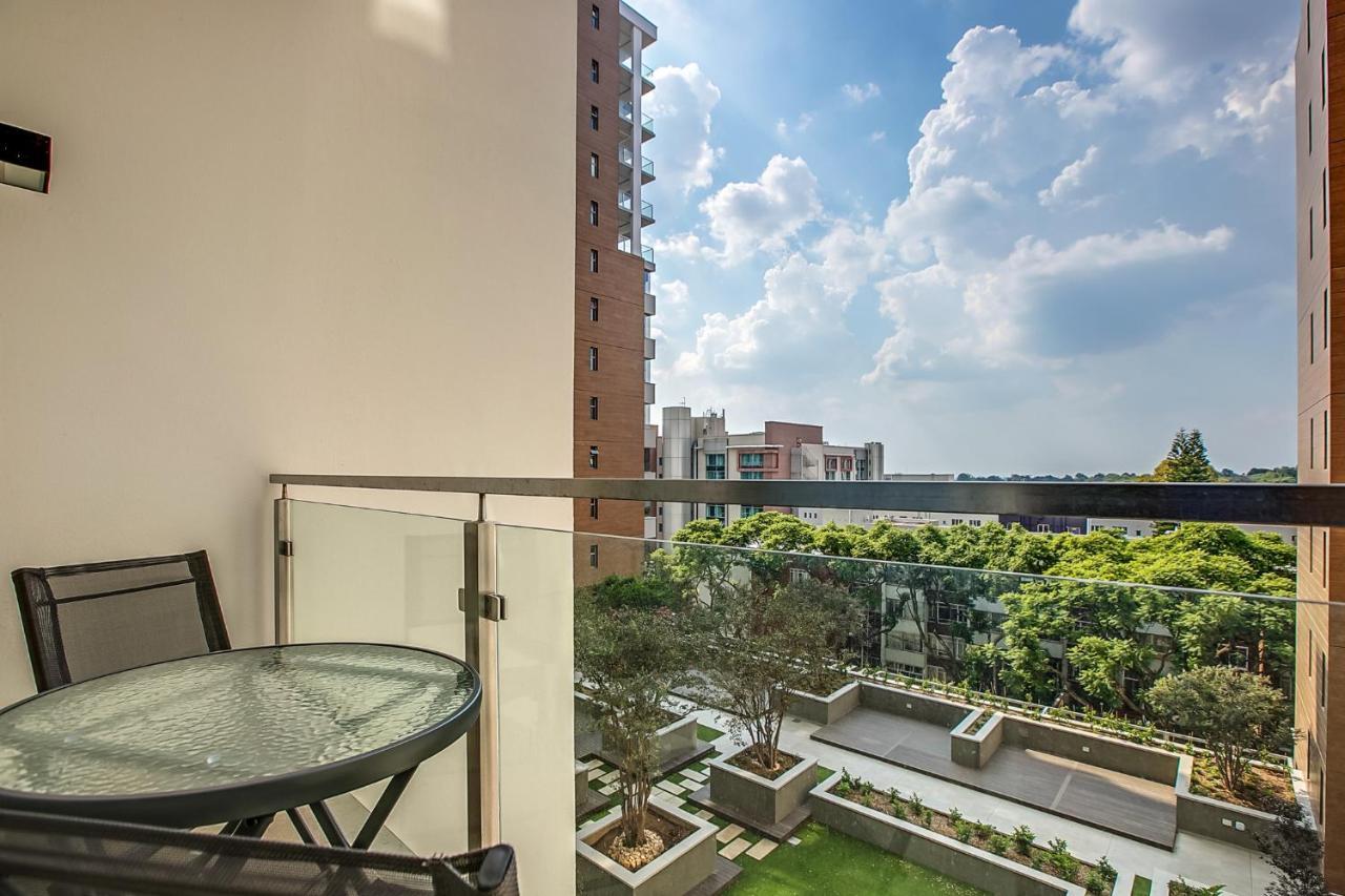 The Tyrwhitt Rosebank Apartments (Adults Only) 约翰内斯堡 外观 照片