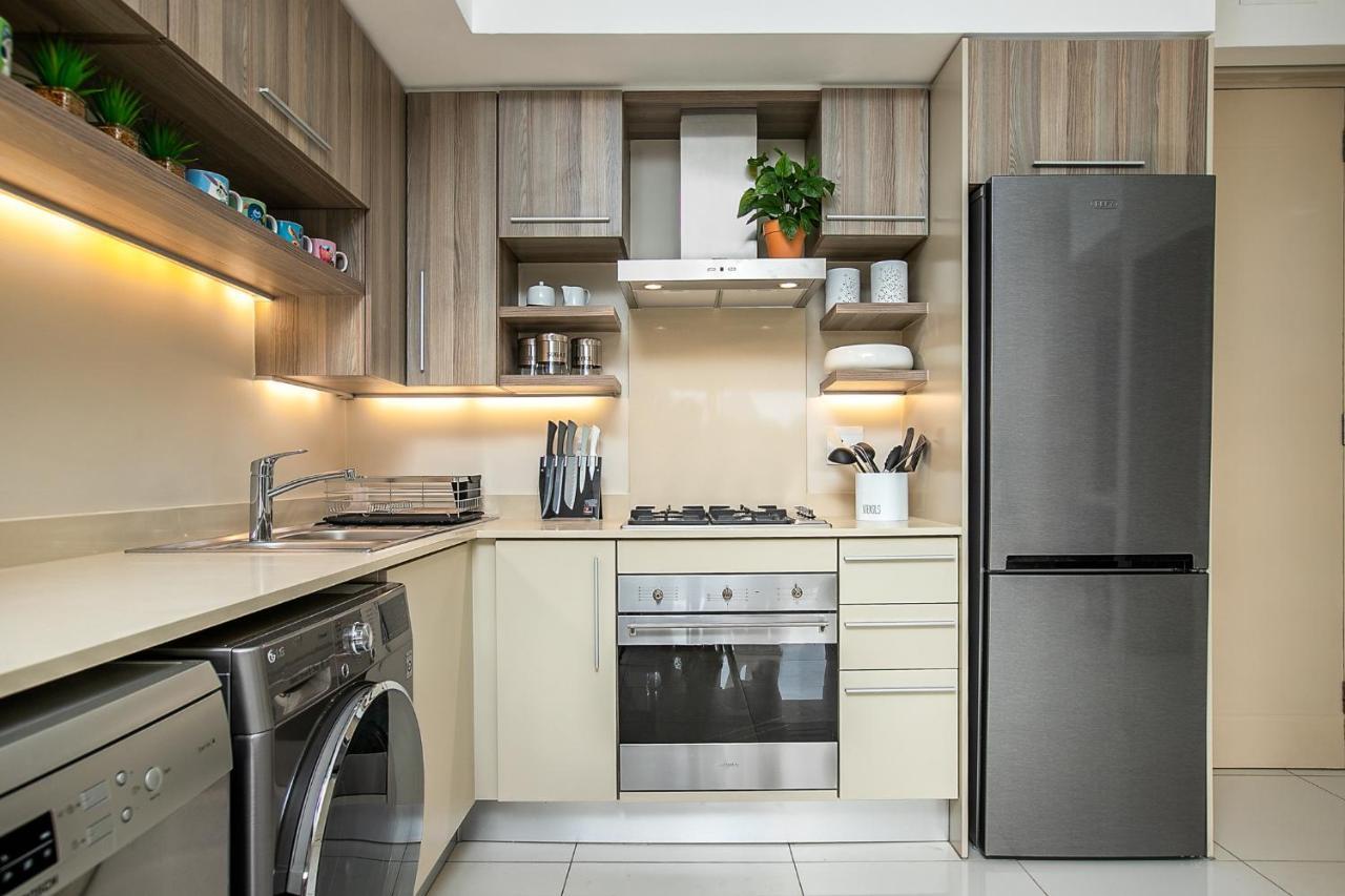 The Tyrwhitt Rosebank Apartments (Adults Only) 约翰内斯堡 外观 照片